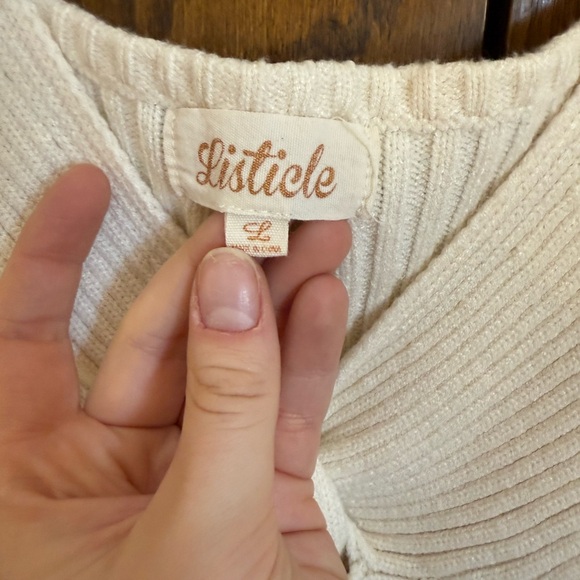 Women's White Twist Front Ribbed Top - Picture 3 of 6